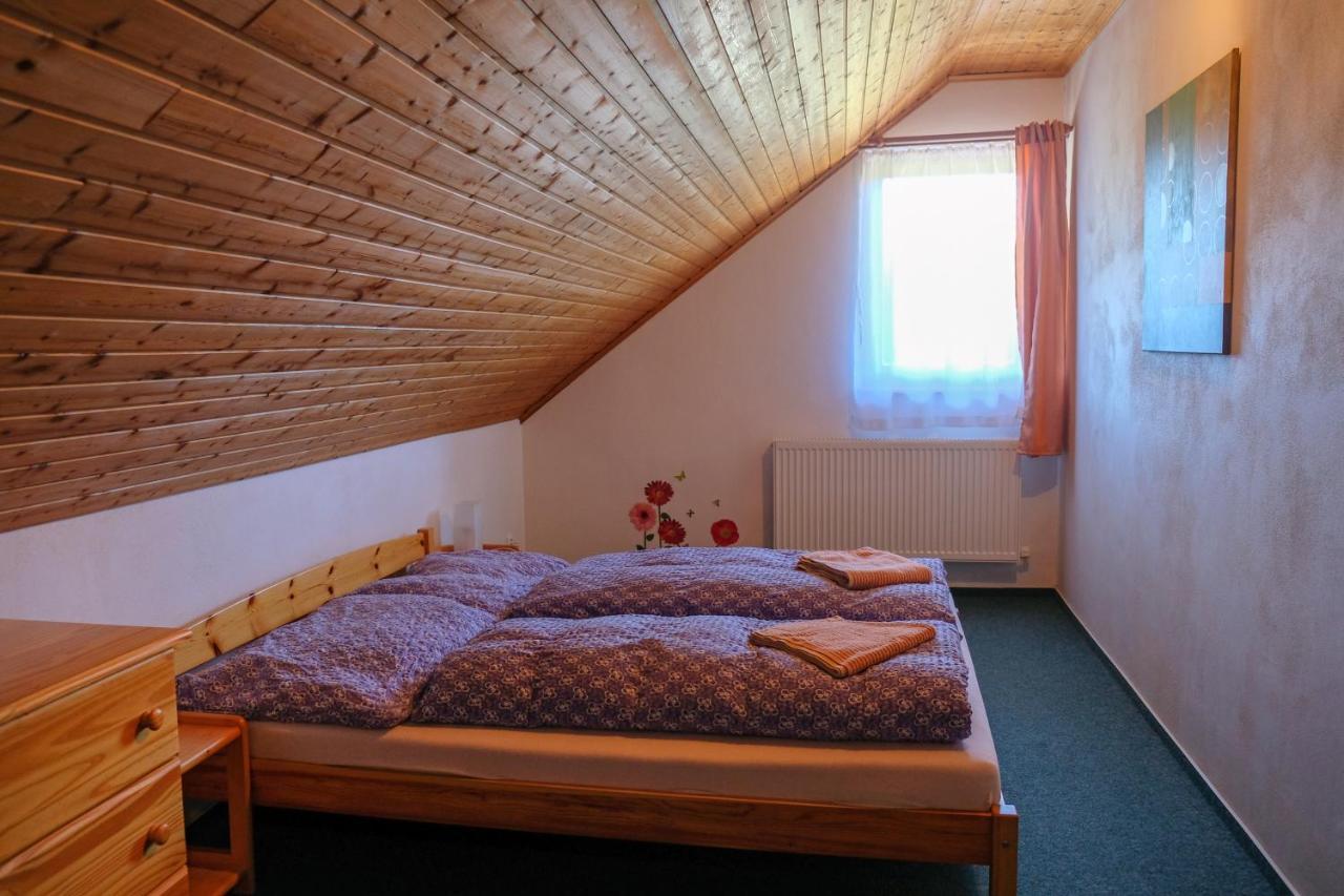 Horska Kvilda - Ubytovani U Chvalu エクステリア 写真